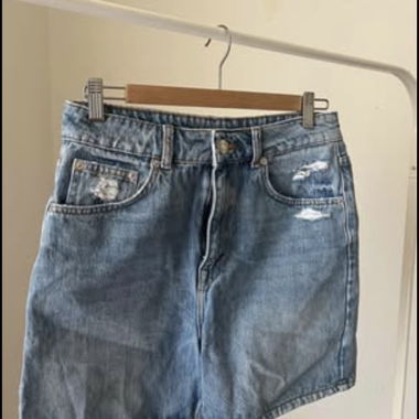 Short in jeans