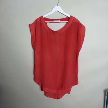 Red Sleeveless Top