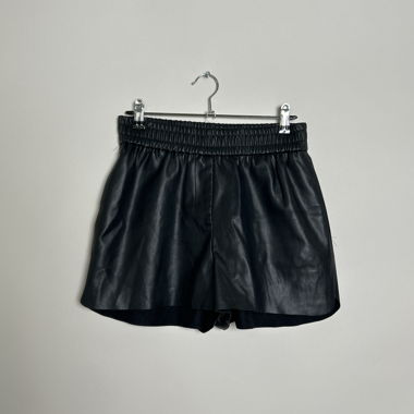 Shorts Zara en simili cuir noir