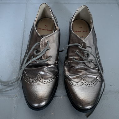 Schnürschuhe oder Naf Naf - 37