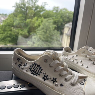 Sneakers