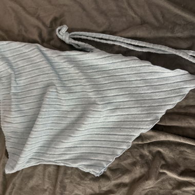 Hellblaues tragerloses top