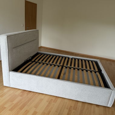 Bett 160x200 mit Lattenrost und Stauraum