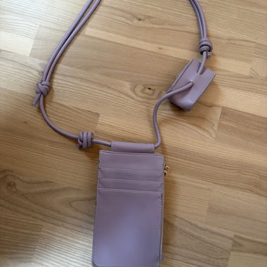 Lilac crossbody bag with card compartment