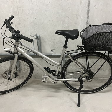 spezial angefertigtes Damen Velo zweijährig