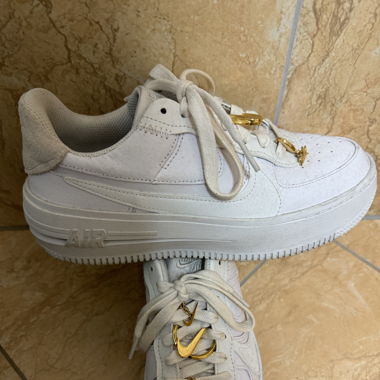 Nike Schule