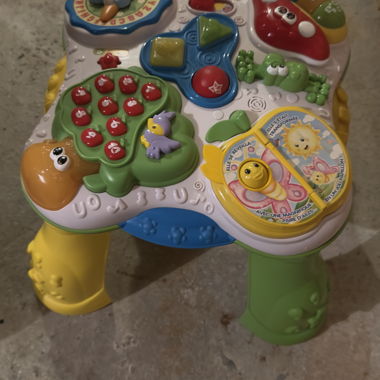 Kinderspieltisch