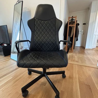 Ergonomic office chair – Like new