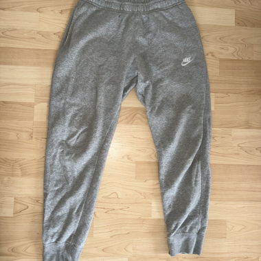 Graue Nike Jogginghose