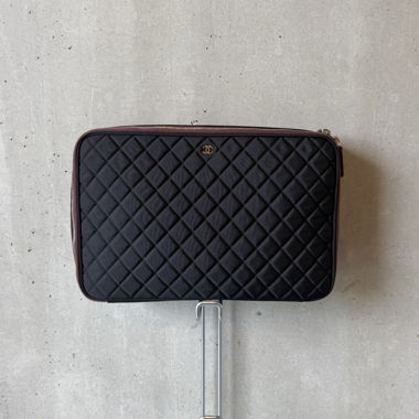 Chanel Pochette 