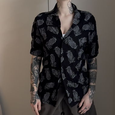 Camicia nera maniche corte con stampa ananas