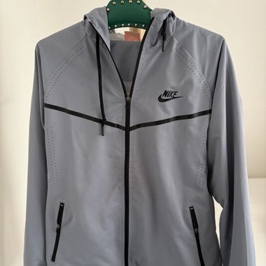Giacca sportiva Nike grigia