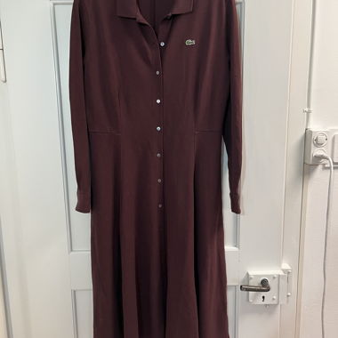 Abito Lacoste rosso borgogna