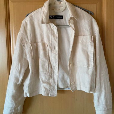 Giacca corta in lino beige Zara