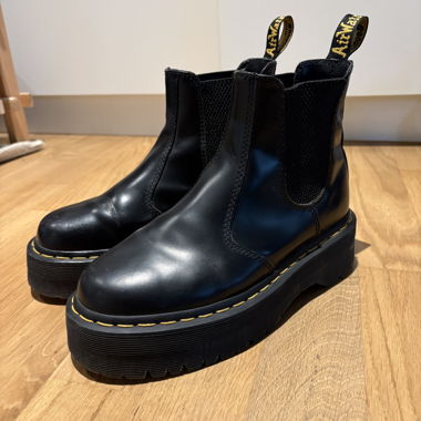 Dr Martens chelsea platform