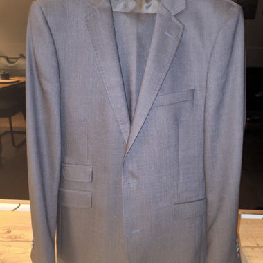 SUIT.