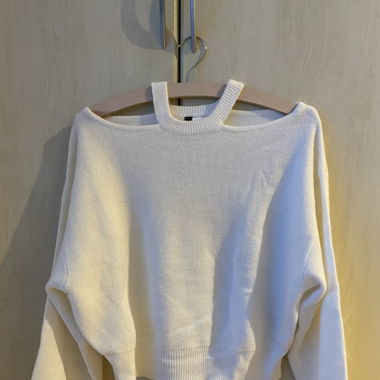 Weisser shoulder cut-out Pullover