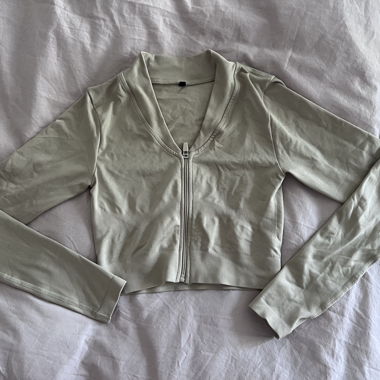 TEVEO Cropped Zip Jacket