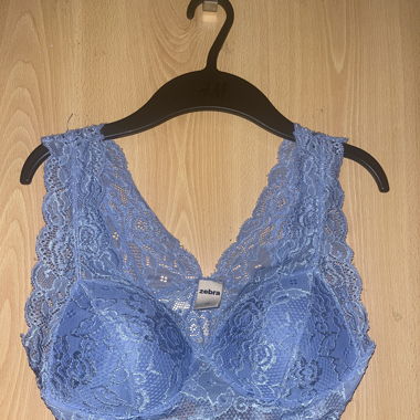 Brassière bleu dentelle