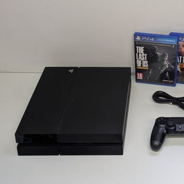 Sony PlayStation 4, 2 Controller, 5 Games