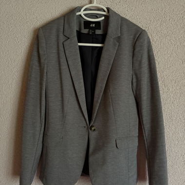Grauer Blazer