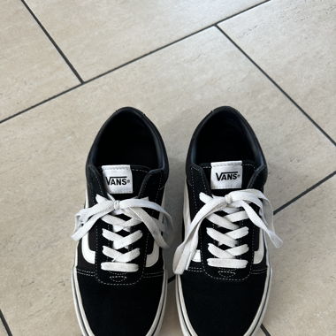 Sneaker