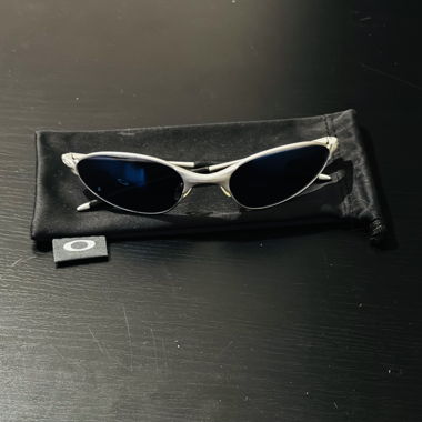 Oakley Titanium