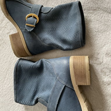 Blaue Leder Stiefel