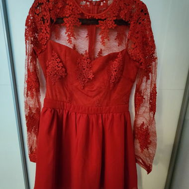 Roter Missguided-Rock