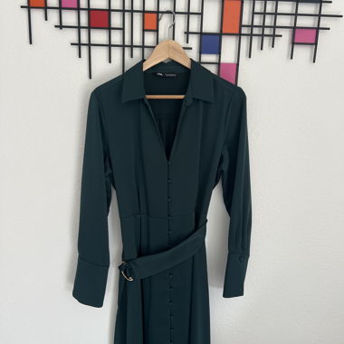 Elegantes grünes Maxikleid