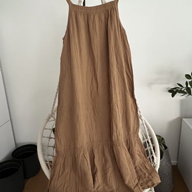 Robe à bretelles en mousseline brune