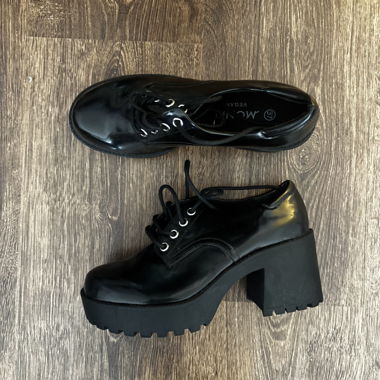 Plateau-Schuh