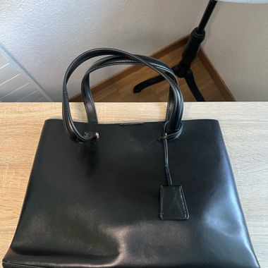 Sac à main en cuir noir Mango