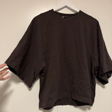 T-shirt marrone oversize