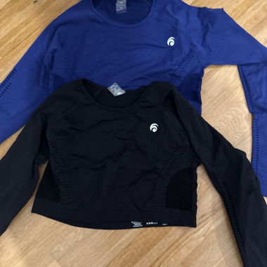 Sports tops