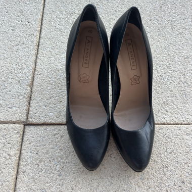 Scarpe con tacco alto in pelle nera