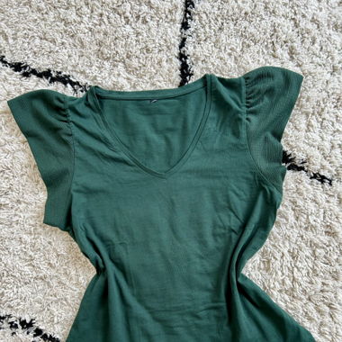 Elegant green shirt