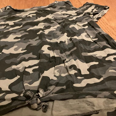 T-shirt camouflage