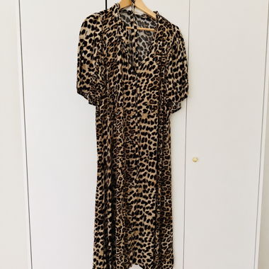 Robe à motif léopard