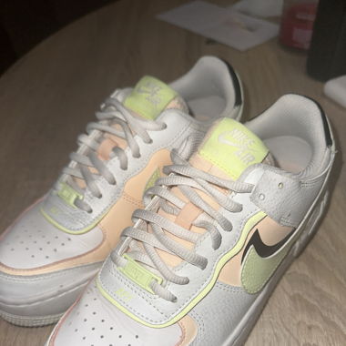 NIKE AF 1 Shadow