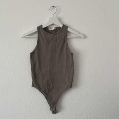 Brown Ribbed Body