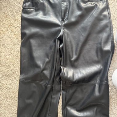 Bershka Lederhose breit