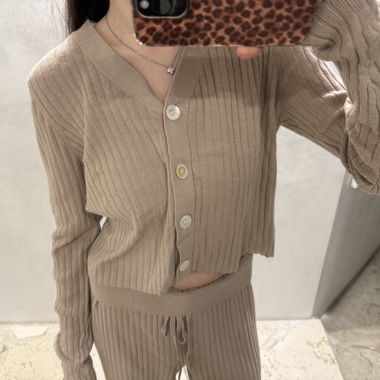 Beiger Pulli