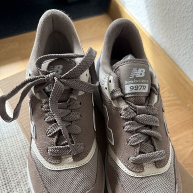 New Balance 997r in mushroom colour