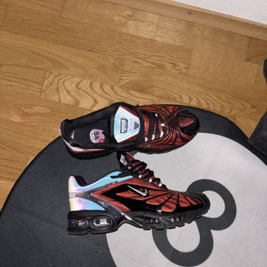 Nike air skepta tailwind red