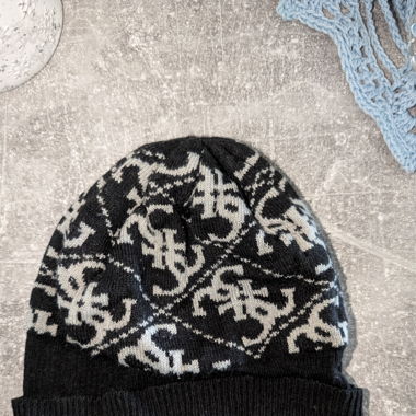 Guess hat