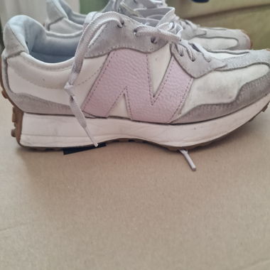 New Balance Sneakers in White 38