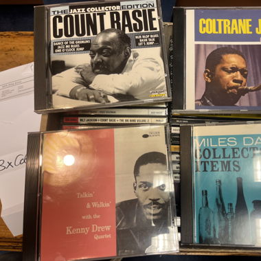 44 Cd’s de Jazz C.Basie, M. Davis, J. Coltrane 
