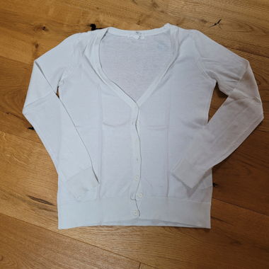 White V‑Neck Cardigan