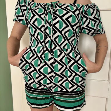 Offshoulder-Shorts-Overall